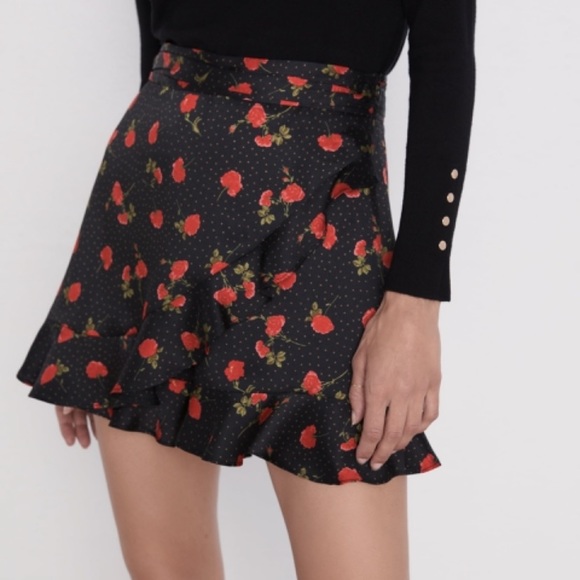 ZARA Bermuda Skort Pantaloncini Con Gonna Nude Ivory Con Cintura - Nuovo Con Difetto Taglia XS